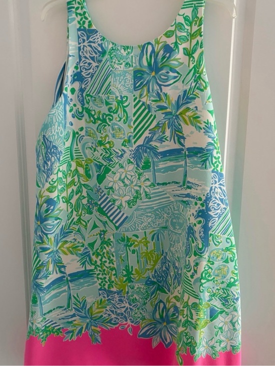 Lilly Pulitzer Dresses & Skirts - Tropical Print Tank with Pink Hem